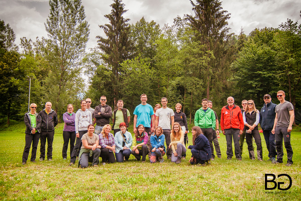 Skupinska fotografija udeležencev seminarja